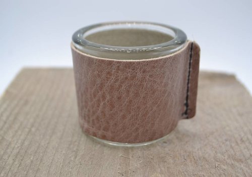 Scotts Bluf Kaarsenhouder voor theelicht. Glas en taupe leer