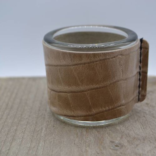 Kaarsenhouder voor theelicht. Glas en croco  naturel leer 
