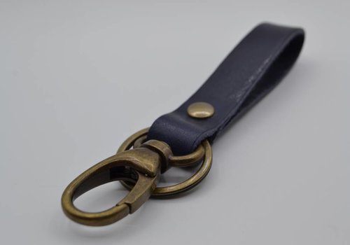 Scotts Bluf Sleutelhanger met naam van blauw echt leer Scotts Bluf Sleutelhanger met naam van blauw echt leer