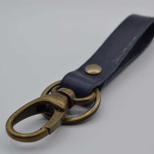 Sleutelhanger met naam van blauw echt leer 