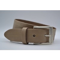 Deze 4cm brede taupe riem wordt speciaal voor u op maat gemaakt.