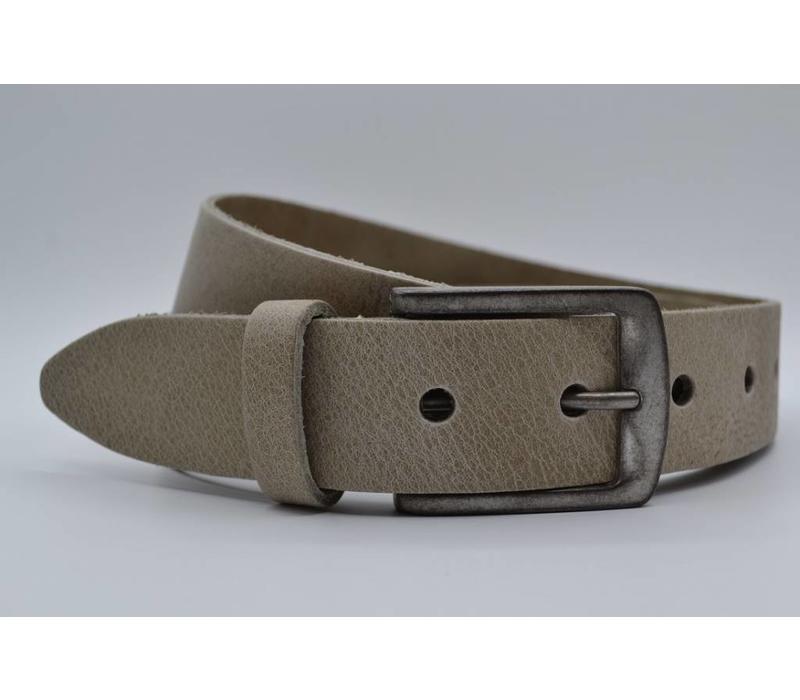 Deze 4cm brede taupe riem wordt speciaal voor u op maat gemaakt.