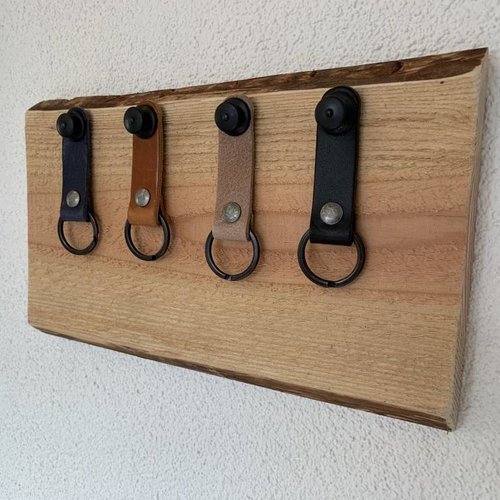 Sleutelplankje inclusief 4 echt lederen sleutelhangers 