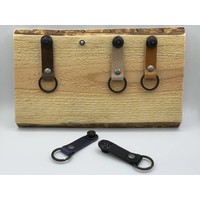 Superleuk sleutelplankje van douglas hout met 4 echt lederen sleutelhangers