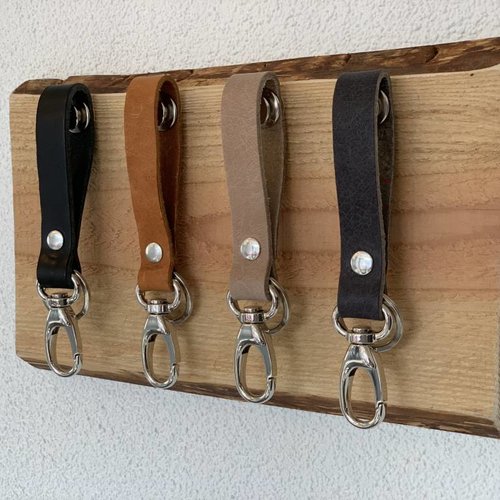 Sleutelplank inclusief 4 sleutelhangers van echt leer 