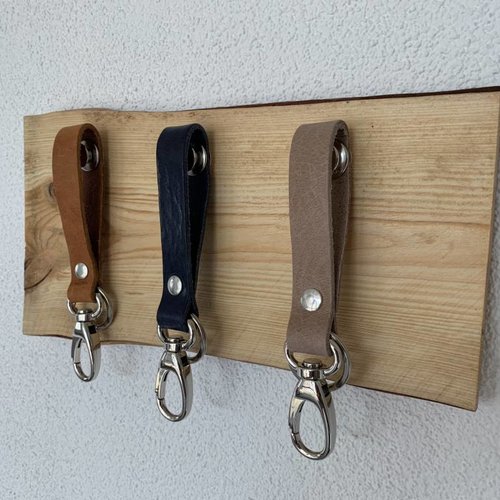 Sleutelplankjes van hout inclusief 3 moderne sleutelhangers van echt leer 