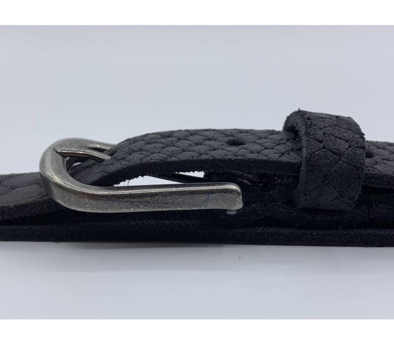 Moderne 2cm brede damesriem gemaakt van splitleer met slangenprint en gunmetal gesp
