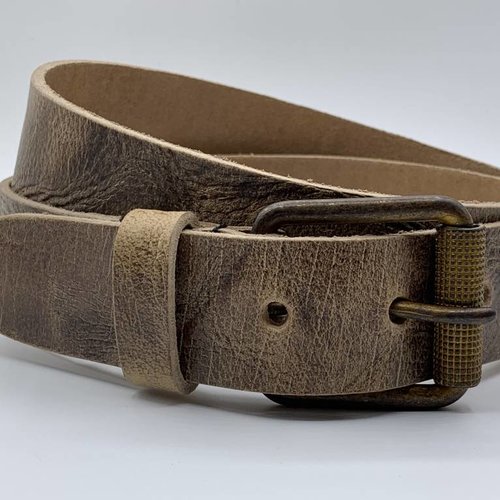 Stoere zand kleurige riem met gekreukt leer 