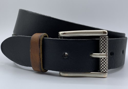 Scotts Bluf Stoere zwarte riem met gewassen vintage leer Scotts Bluf Stoere zwarte riem met gewassen vintage leer