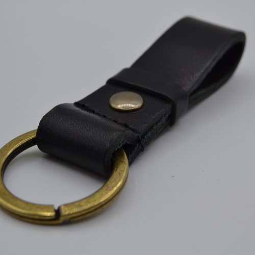 zwarte vintage sleutelhanger met naam of logo 