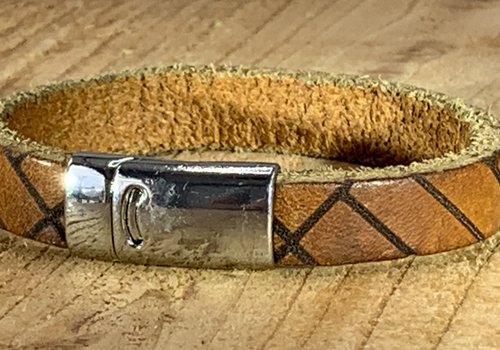 Scotts Bluf Armband vintage gelaserd met brick print Scotts Bluf Armband vintage gelaserd met brick print