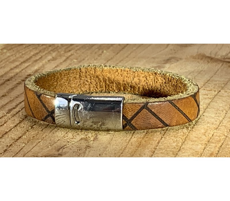 Zwarte armband vintage gewassen en gelaserd met leuke print.