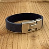Blauwe echt leren heren armband met gave magneetsluiting.