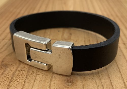 Scotts Bluf Zwarte armband met wax randen voor een perfecte afwerking. Scotts Bluf Zwarte armband met wax randen voor een perfecte afwerking.