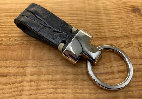 Scotts Bluf Zwarte luxe sleutelhanger met krokodillen print. Scotts Bluf Zwarte luxe sleutelhanger met krokodillen print.