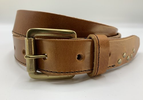 Scotts Bluf cognac riem met gave details. Scotts Bluf cognac riem met gave details.