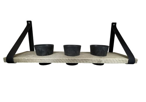 Scotts Bluf Kruidenrek met zwarte potjes. Scotts Bluf Kruidenrek met zwarte potjes.