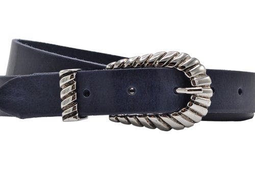 Rock 'n Rich trendy smalle blauwe riem met uitgewerkte gesp. Rock 'n Rich trendy smalle blauwe riem met uitgewerkte gesp.