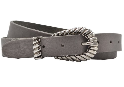 Rock 'n Rich trendy smalle grijze riem met uitgewerkte gesp. Rock 'n Rich trendy smalle grijze riem met uitgewerkte gesp.