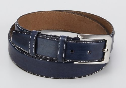 Bullock Nette blauwe riem met contrast stiksel. Bullock Nette blauwe riem met contrast stiksel.