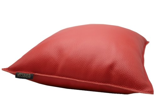 Scotts Bluf Sierkussen van echt rood leer. Scotts Bluf Sierkussen van echt rood leer.