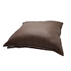 Sierkussen van echt bruin leer.