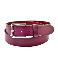 Paarse Vespa riem van toscaans kwalitatief hoogwaardig leer. perfecte afwerking en 3,5 cm breed