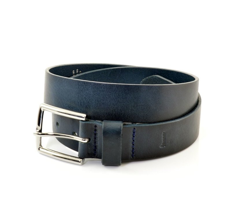 Blauwe Vespa riem van toscaans kwalitatief hoogwaardig leer. perfecte afwerking en 3,5 cm breed    - Copy - Copy