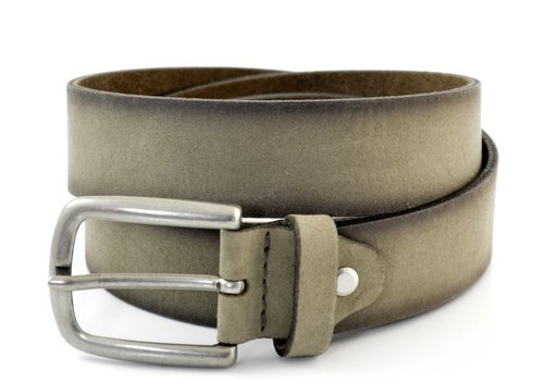 Cornerstone Taupe nubuck riem met donkere zijkantjes. Cornerstone Taupe nubuck riem met donkere zijkantjes.