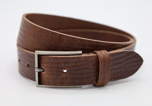 Scotts Bluf Bruine 3.5 cm brede golfprint riem van Italiaans leer. Scotts Bluf Bruine 3.5 cm brede golfprint riem van Italiaans leer.