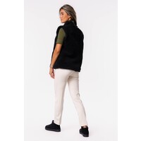 Zwarte bodywarmer van kunst vegan bont.