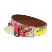 3 cm brede riem met kleurrijke bloemenprint. Echt Nederlands krakkelee leer.