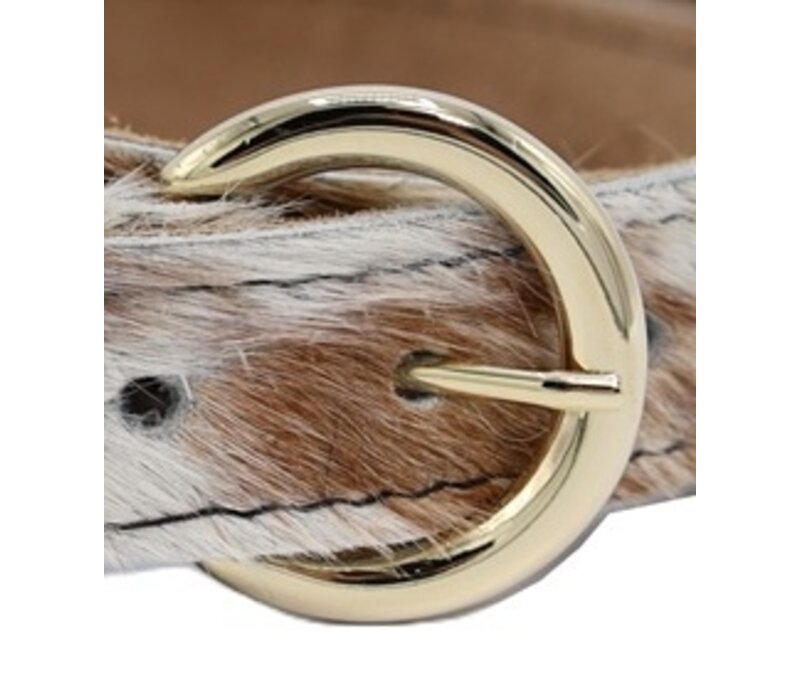 Trendy smalle riem van originele koehuid .