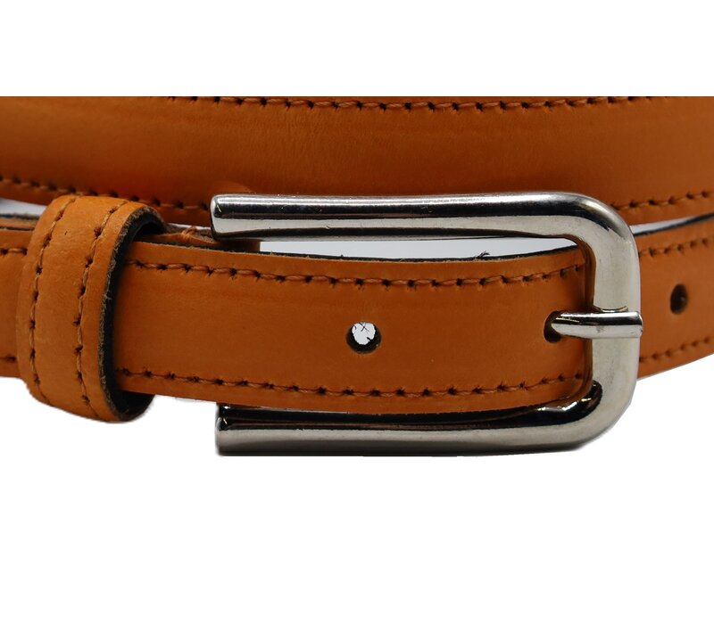 Oranje Italiaans  leren damesriem. 2cm breed en in kleur rondgestikt.