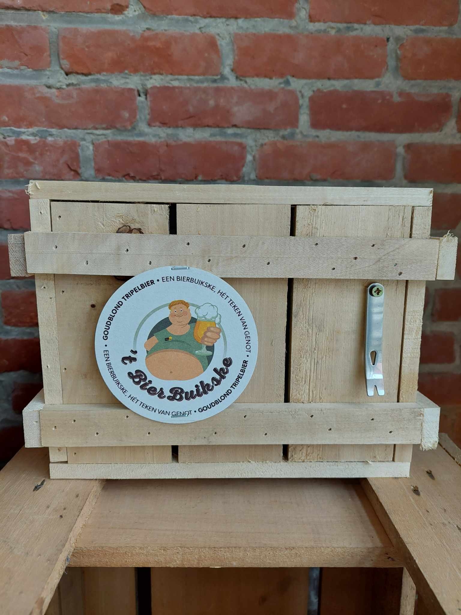 'T BIERBUIKSKE WOODEN BOX