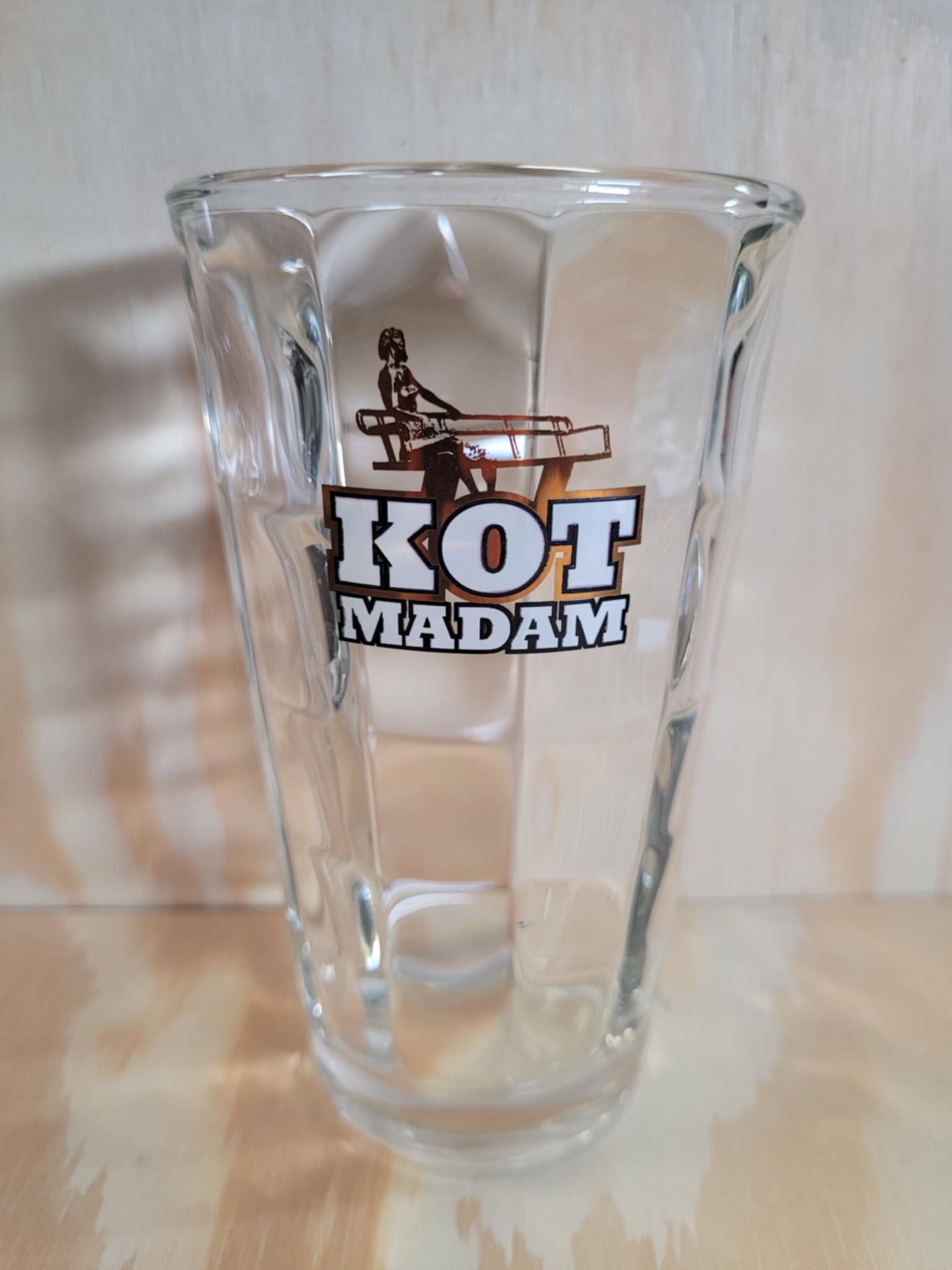 KOTMADAM GLAS
