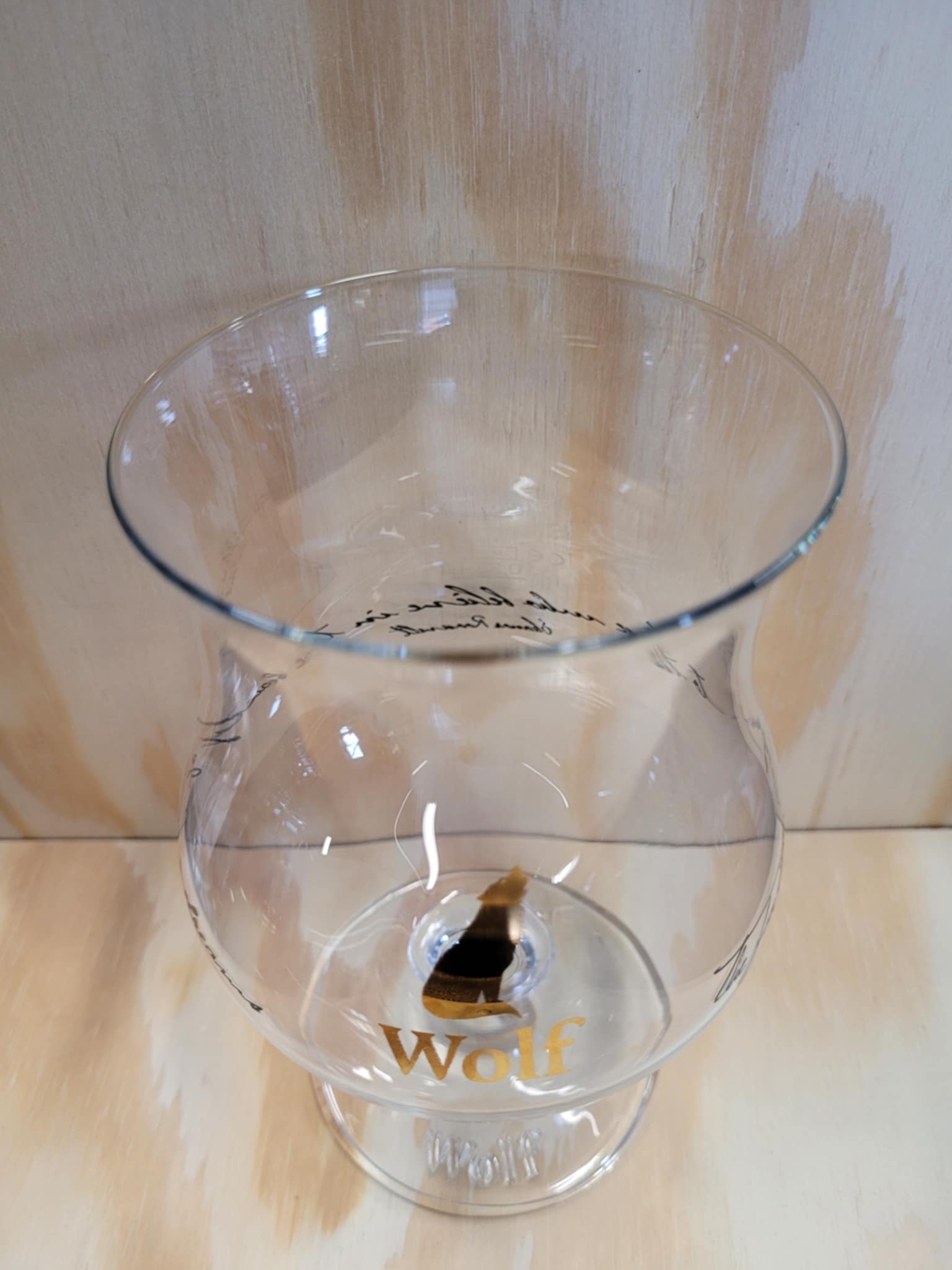 WOLF GLASS
