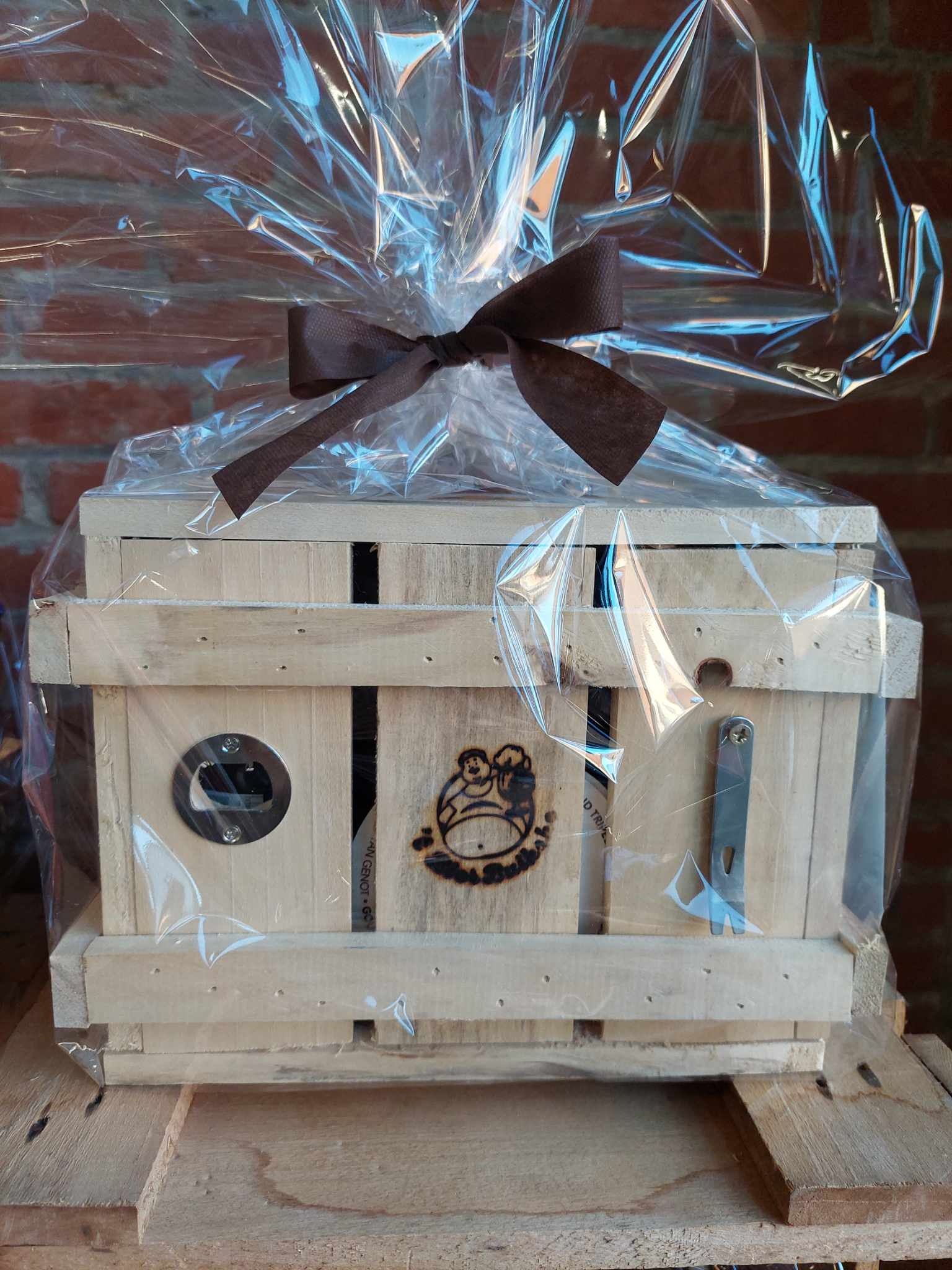 'T BIERBUIKSKE WOODEN BOX