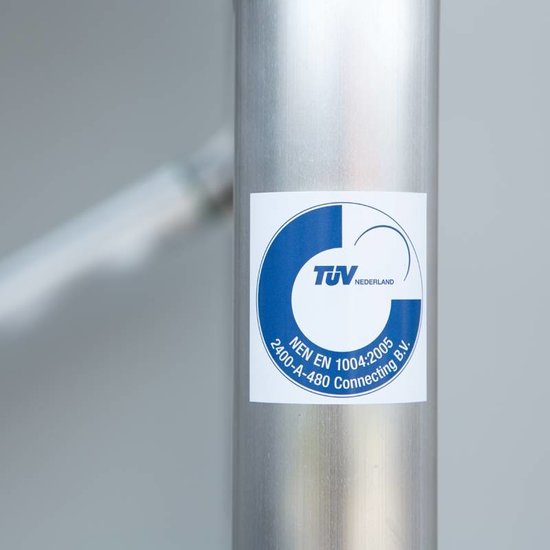 Euroscaffold Rolsteiger Euroscaffold Professional 135x250 5,2m werkhoogte tegen de gevel