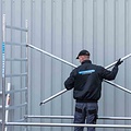 Euroscaffold Rolsteiger Euroscaffold Original 75x250 5,2m werkhoogte carbon vloer tegen de gevel