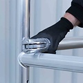 Euroscaffold Rolsteiger Euroscaffold Original 135x305 6,2m werkhoogte carbon vloer tegen de gevel