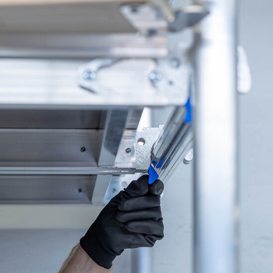 Alumexx Rolsteiger Alumexx Extra 75x190 5,2m werkhoogte tegen de gevel