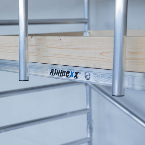 Alumexx Rolsteiger Alumexx Light 135x190 5,2m werkhoogte tegen de gevel