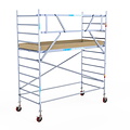 Euroscaffold Rolsteiger Euroscaffold Basic 135x305 4,2m werkhoogte tegen de gevel