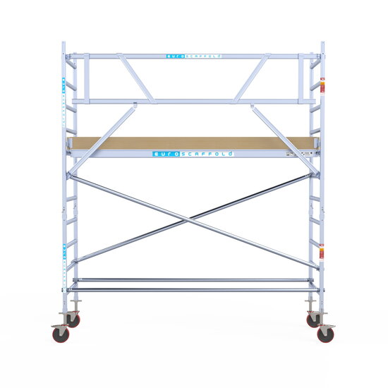 Euroscaffold Rolsteiger Euroscaffold Basic 90x305 4,2m werkhoogte carbon vloer tegen de gevel
