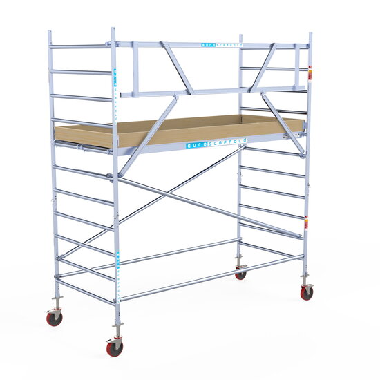 Euroscaffold Rolsteiger Euroscaffold Basic 135x305 4,2m werkhoogte carbon vloer tegen de gevel