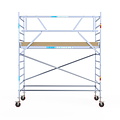 Euroscaffold Rolsteiger Euroscaffold Basic 135x305 4,2m werkhoogte carbon vloer tegen de gevel