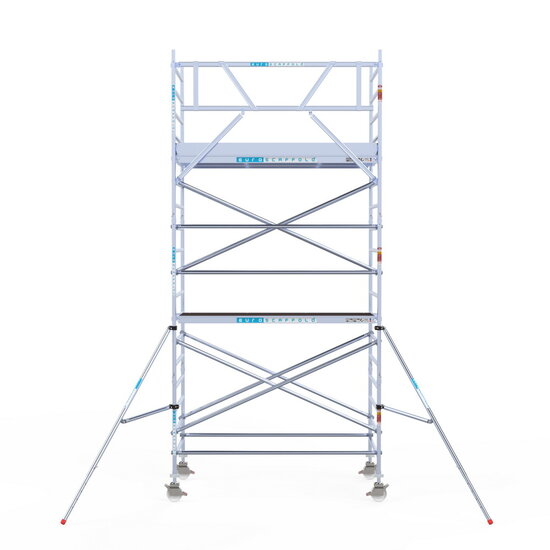 Euroscaffold Rolsteiger Euroscaffold Original 135x250 6,2m werkhoogte carbon vloer tegen de gevel