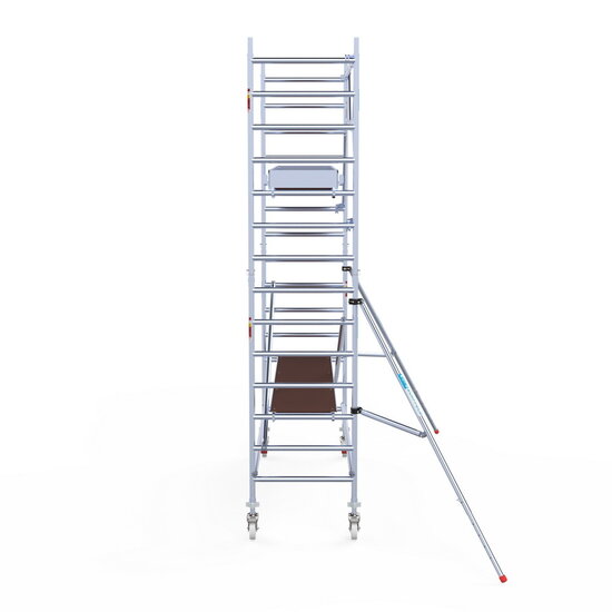 Euroscaffold Rolsteiger Euroscaffold Original 90x305 5,2m werkhoogte carbon vloer tegen de gevel