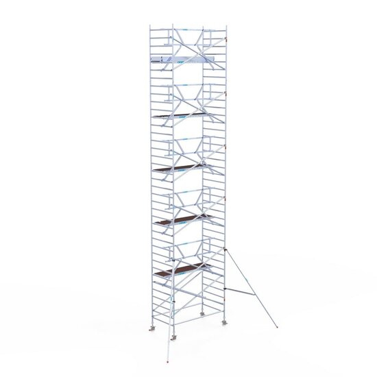 Euroscaffold Rolsteiger Euroscaffold Professional 135x250 12,2m werkhoogte tegen de gevel